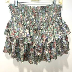 Cute mini skirt with built in shorts!